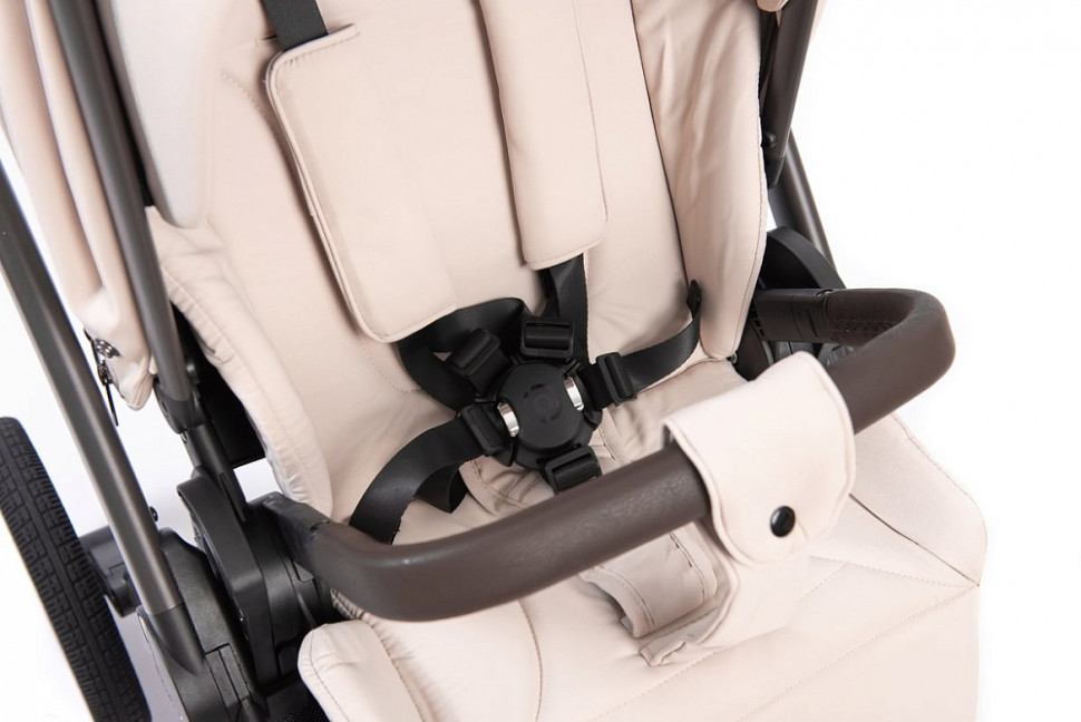 Детская коляска Peppy Monaco Thermo 3 в 1 с автокреслом Verona Brown Beige (молочный), рама серо-коричневая